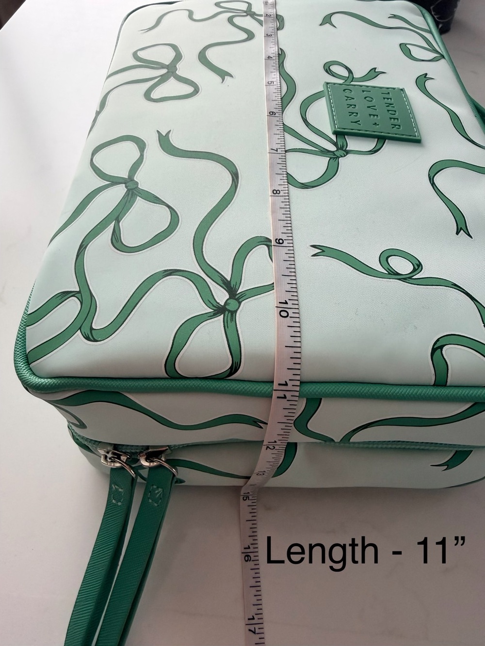 Tender Love + Carry Toiletry Bag Green Bows - Picture 13 of 14